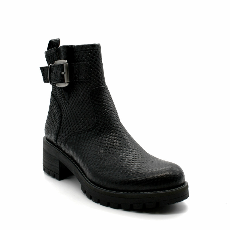 black converse knee high